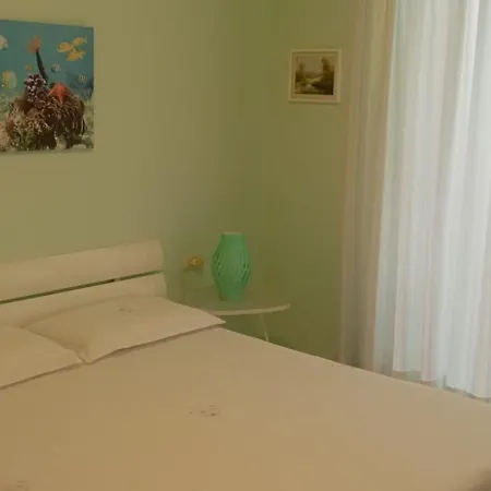 Alma * Sarandë